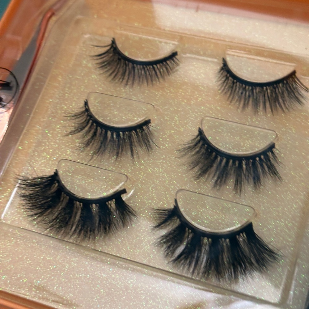 MoxieLash Wifey Kit Magnetic Eyelash & Eyeliner Kit.